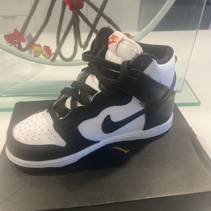 Nike Dunk High Tops Panda Black/White